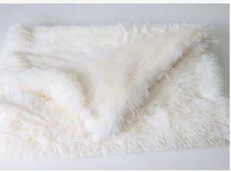 CozyHaven Pet Blanket: Fashionable Comfort for Dogs and Cats